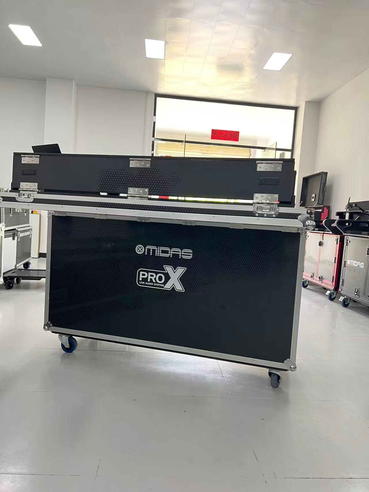 Hydraulic Flight Case for Midas PRO X Mixing Console