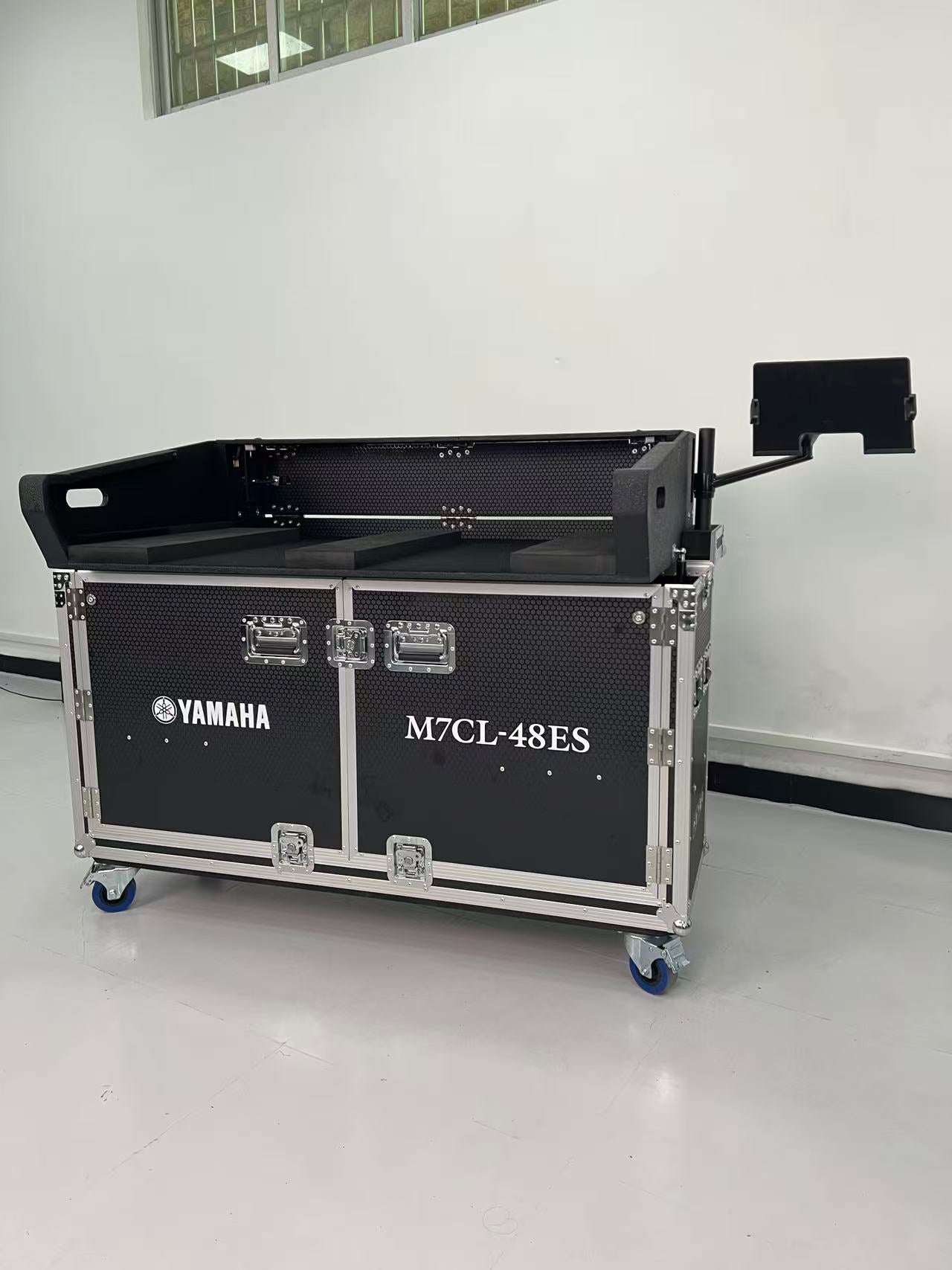 Hydraulic Flight Case for Yamaha M7CL-48ES Digital Mixing Console