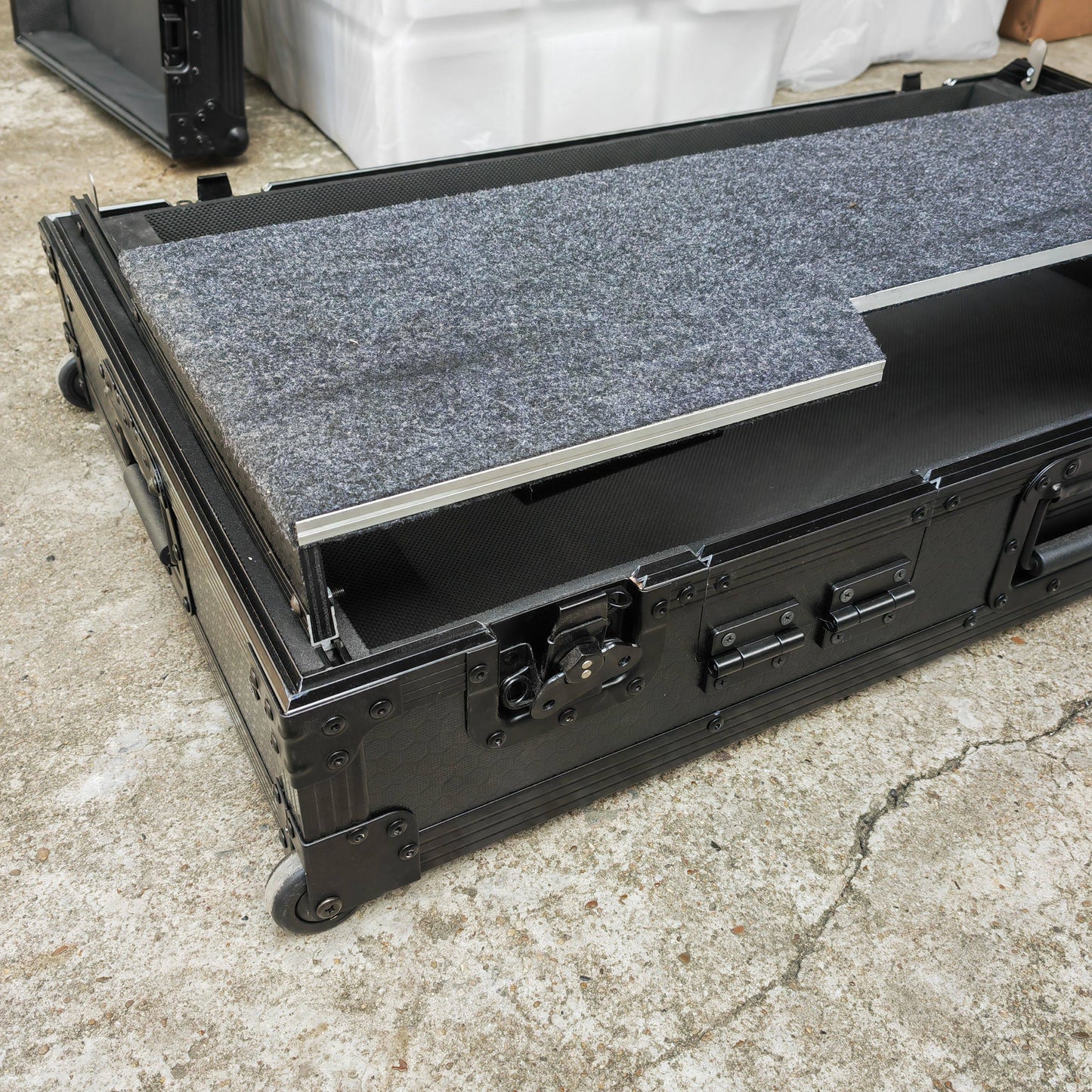 Custom DJ Flight Case for Pioneer DDJ1000, XDJ-RR, RX2, RX3, DDJ-800, FLX10, REV5/7, RANE ONE - Heavy Duty Protective DJ Controller Road Case