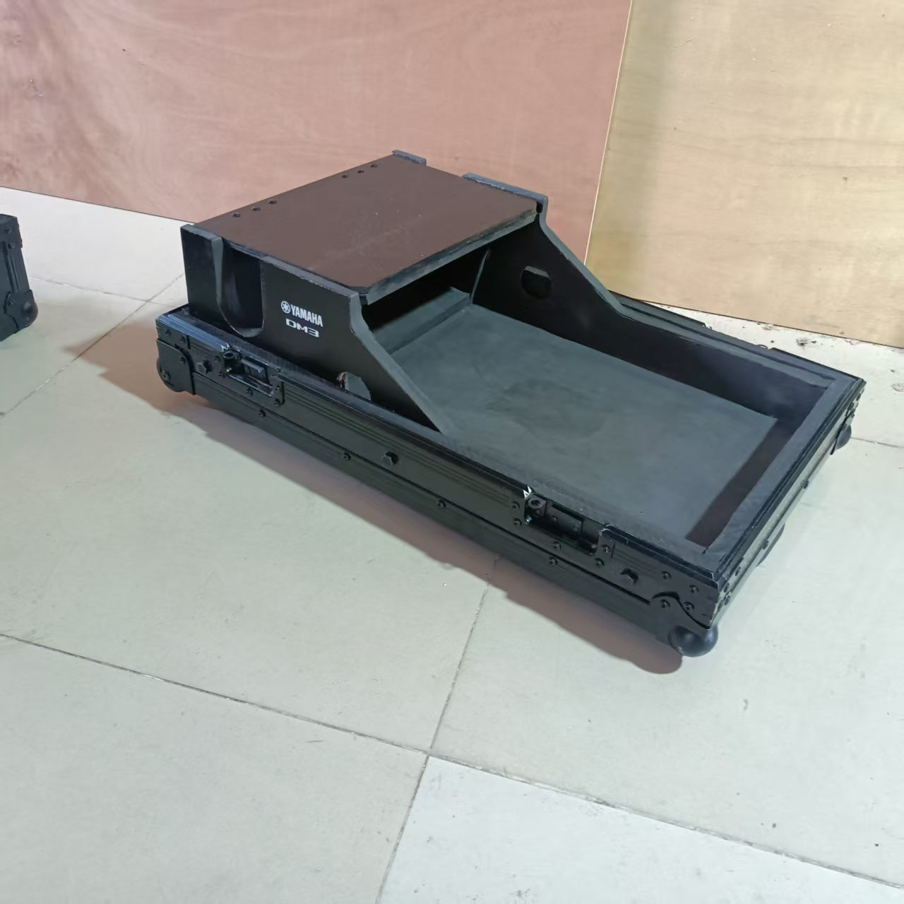 Custom Flight Case for Yamaha DM3 Mixer | Heavy Duty DJ Stage Road Case （With  Pull Rod)