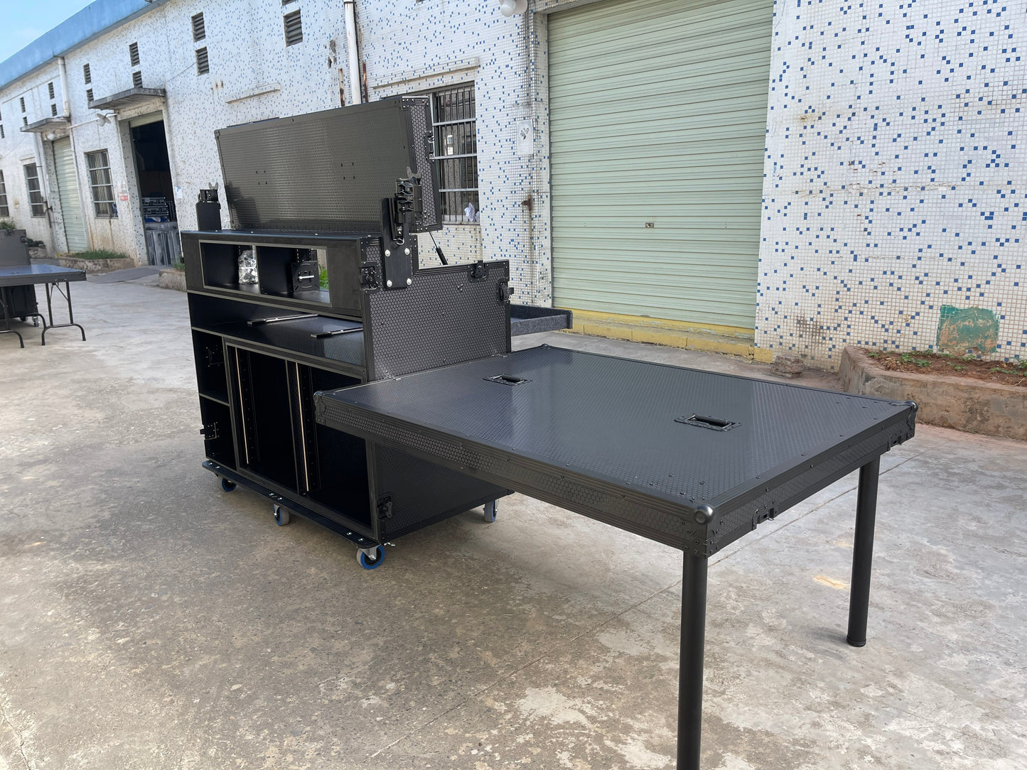 Portable Video Production Workstation Flight Case with Dual Monitor Mounts