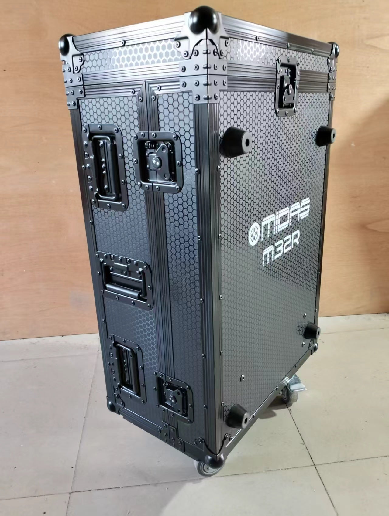 3-Door Flight Case for Midas M32R