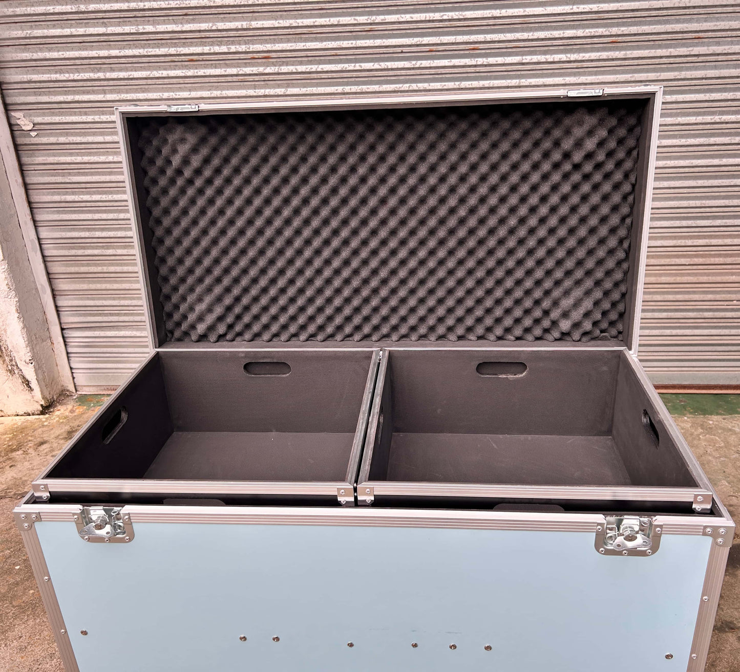 Custom Double-Layer Tool Flight Case with Wheels